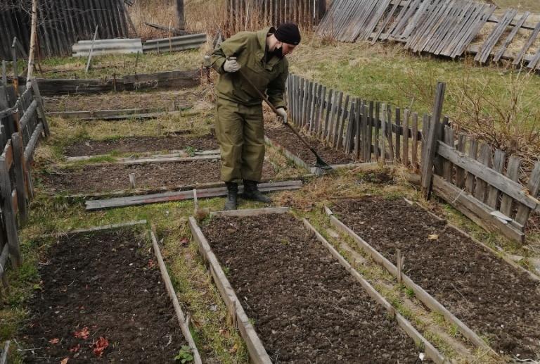 Волонтеры колонии оказали помощь одинокой пенсионерке