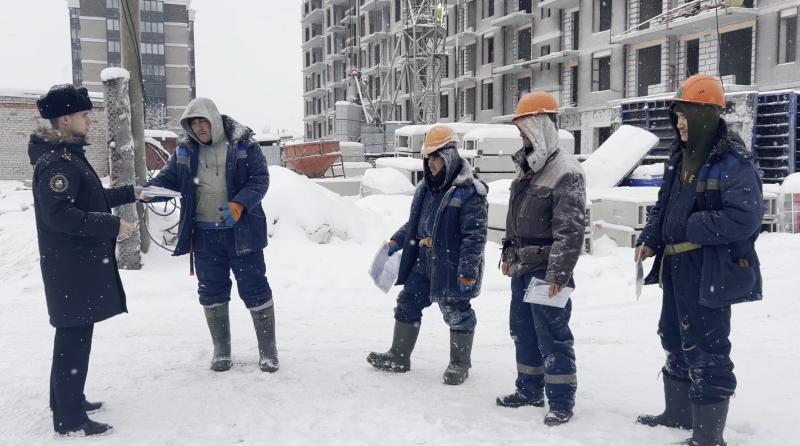 В Северодвинске проверили мигрантов